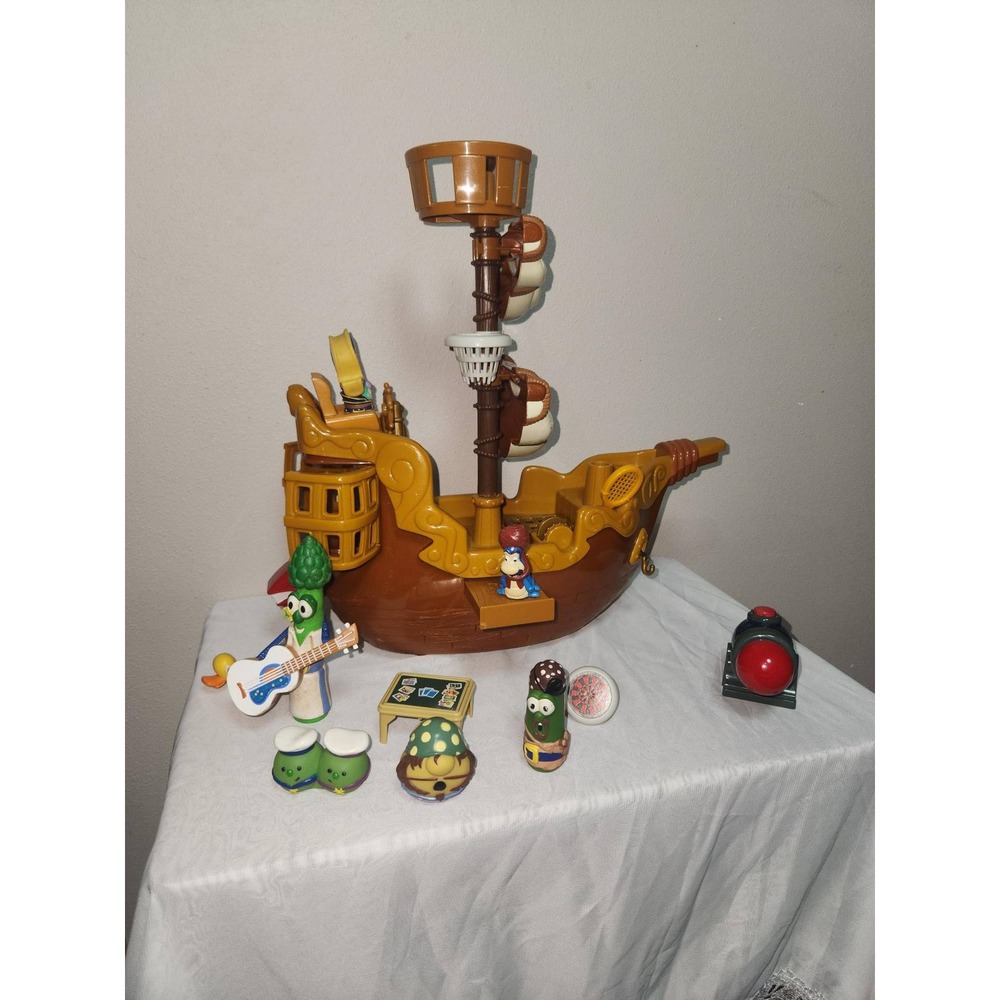 VeggieTales Jonah Pirates Who Dont Do Anything Ship Playset Larry Archibald Toy